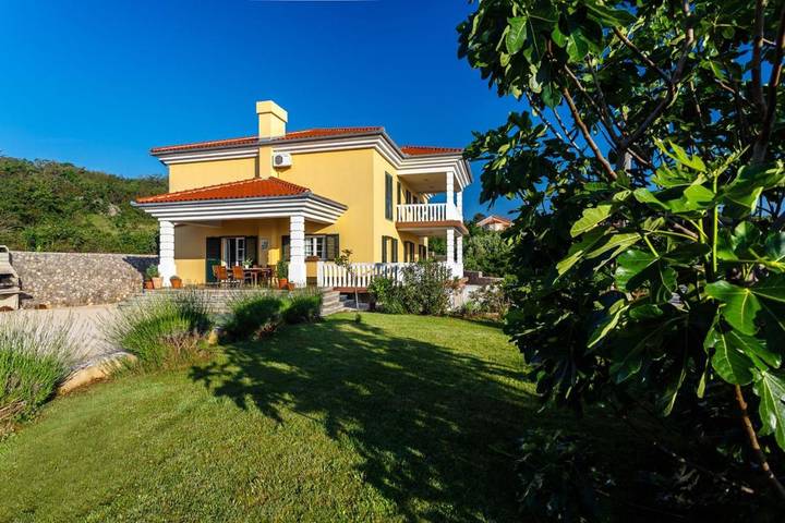 Bed & breakfast dla 2 osób, z widok i balkon oraz basen w Vrbnik