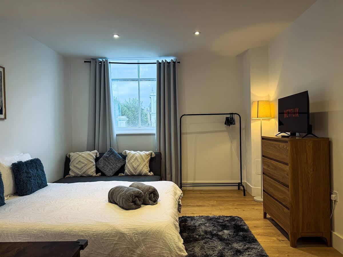 Entire apartment, Lovely 1-Bed Home | Near Maidstone High Street in Kent