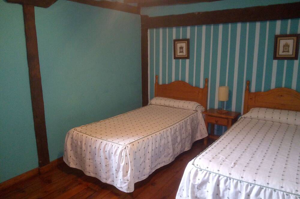 Apartamentos Padruno 5 para 2/4 personas in Alfoz de Lloredo, Costa de Cantabria