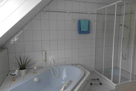 Ferienwohnung für 7 Personen, mit Balkon/Terrasse und Terrasse sowie Garten im Ruhrgebiet - 3