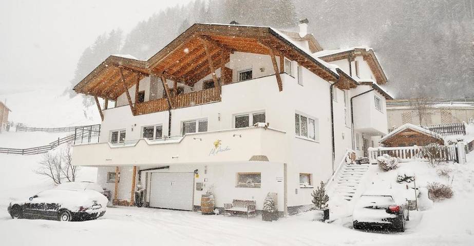 Ferienwohnung für 4 Personen, mit Balkon und Ausblick in Mathon