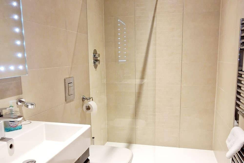 Entire apartment, Willow Suite - One-bed studio apartment in Peterborough