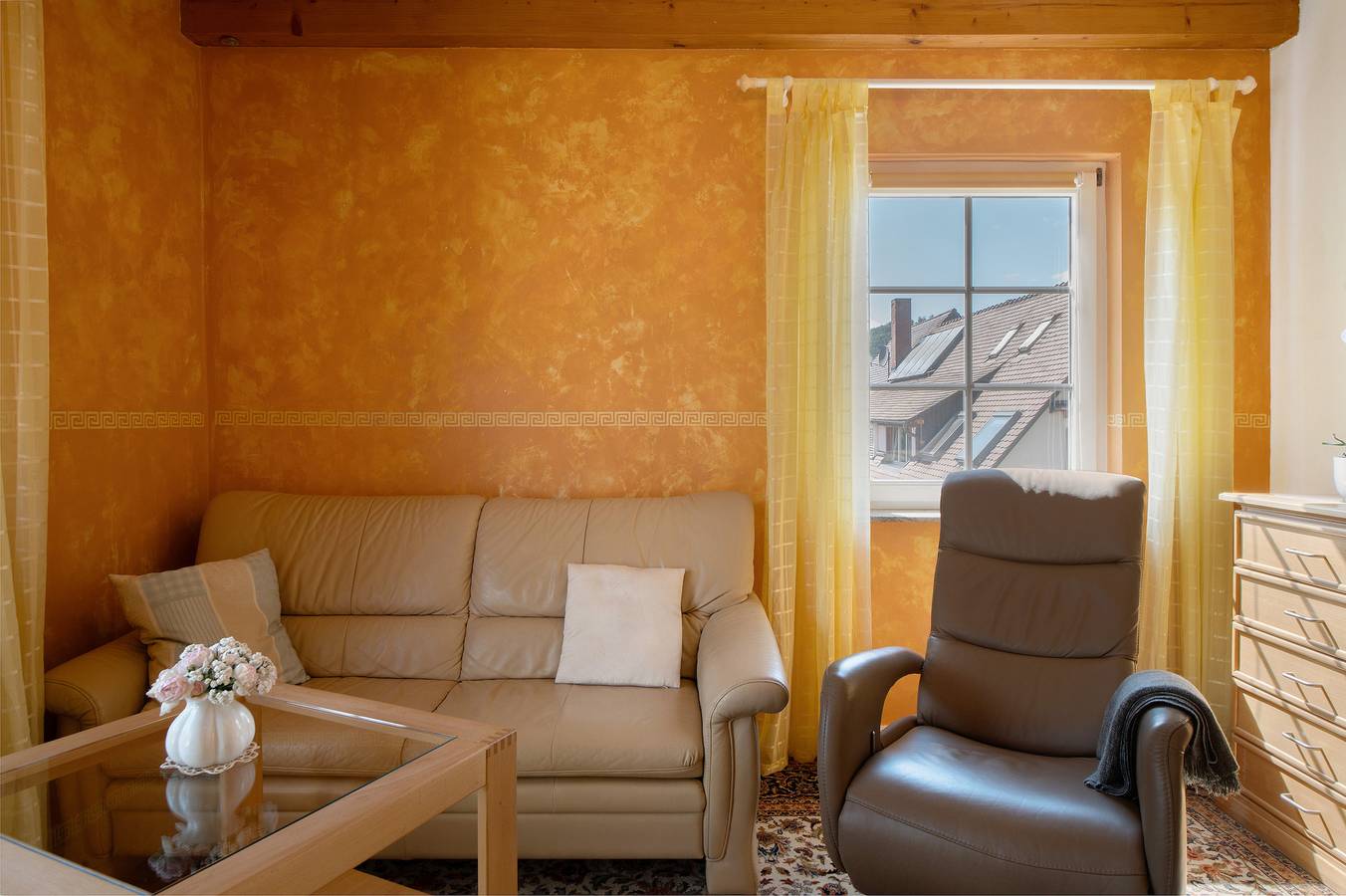 Apartamento inteiro, Apartamento 'Schwalbennest' com vista para a montanha, terraço privado e acesso Wi-Fi in Badenweiler, Floresta Negra do Sul