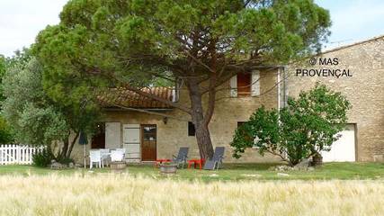 Gîte pour 4 personnes, avec jardin à Saint-Étienne-du-Grès