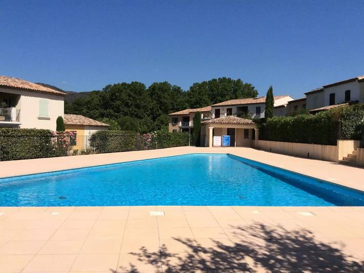 Location de vacances pour 4 personnes, avec piscine et jardin à La Môle - 4