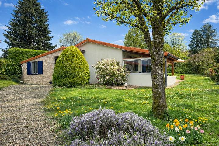 Gîte pour 6 personnes, avec Piscine à Écuras - 2