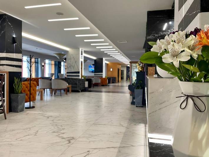 Hôtel pour 2 personnes, avec jardin et jacuzzi ainsi que piscine et sauna, adapté aux familles