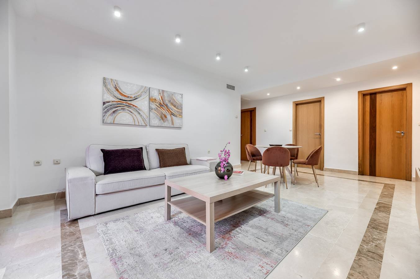 Ganze Wohnung, Ferienwohnung 'Cabopino, Cerca De Todo' mit Gemeinschaftspool, Wlan und Klimaanlage in Marbella Ost, Marbella