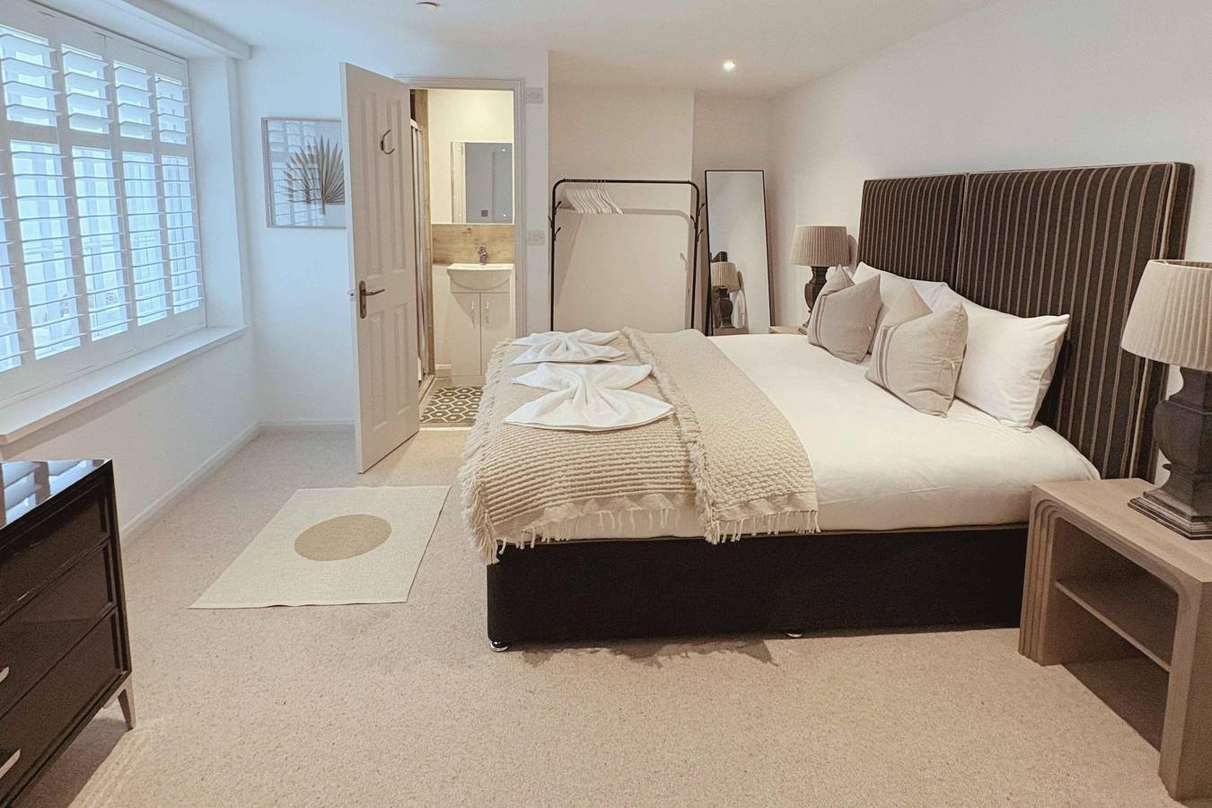 Entire apartment, Central Snug with Patio | By My Getaways in Worthing, West Sussex