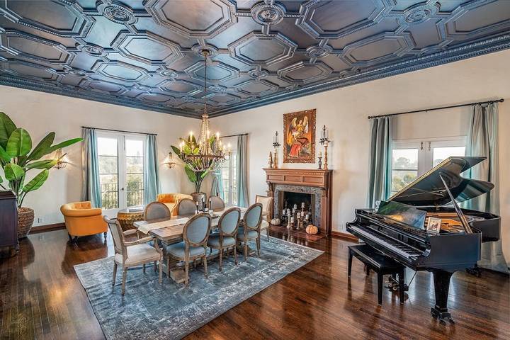 Vacation rental for 6 people, with balcony and hot tub as well as yard in Pasadena