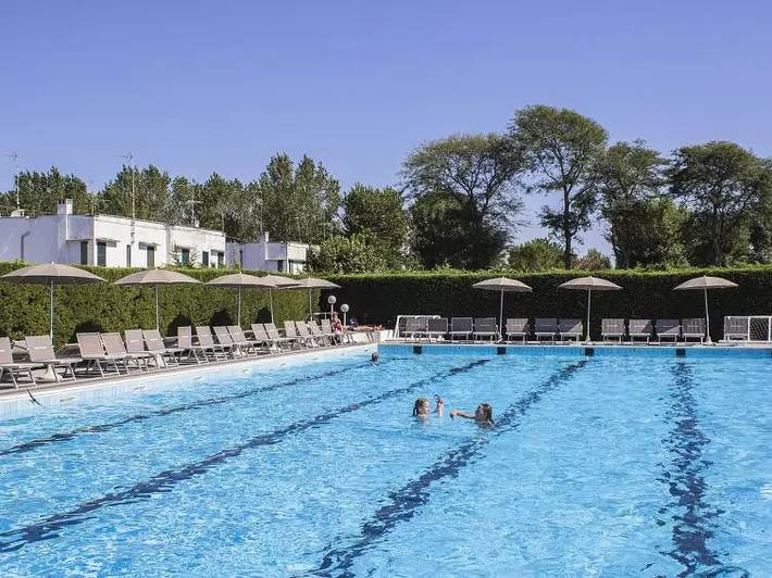Appartamento vacanze per 4 persone, con giardino e piscina sulla Riviera Romagnola
