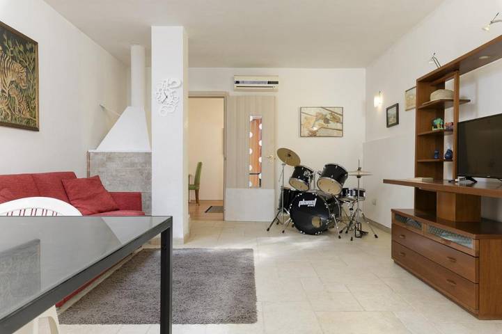 Maison de vacances pour 3 personnes, avec Jardin et Piscine à Costa Merlata