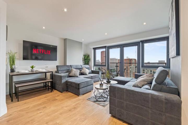 Holiday rental for 8 people, with Balcony and Terrace as well as Lake view and View in Leeds