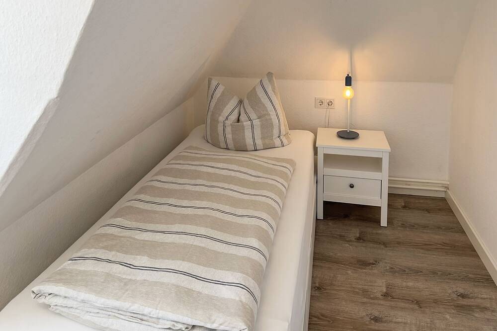 Ganze Wohnung, Haus Frisia Ferienwohnung Frisia 5 mit Garten, Wlan & nur 500 m zum Meer in Norddorf, Amrum