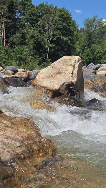 Location de vacances pour 3 personnes, avec terrasse ainsi que vue et jardin dans Saint-Martin-de-Valamas