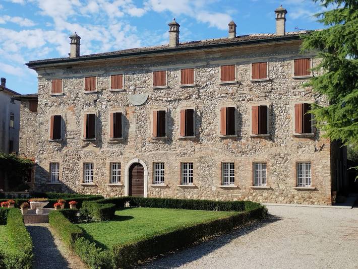 Pension voor 6 personen, with tuin and terras as well as uitzicht aan het Gardameer