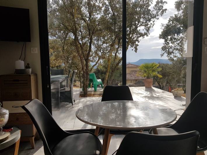 Gîte pour 2 personnes, avec terrasse à Mornas