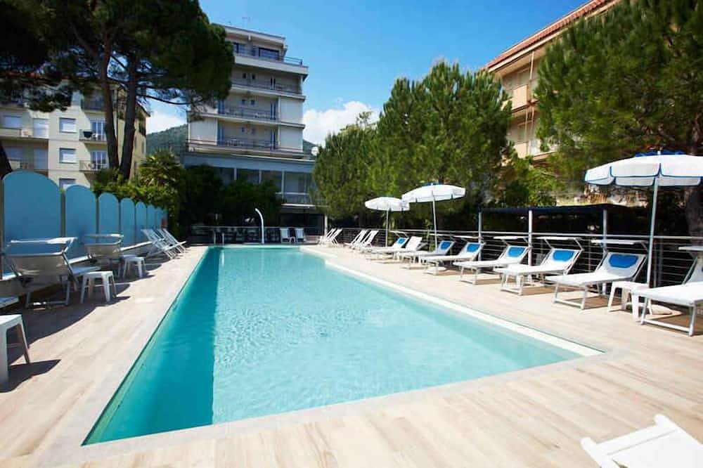 Ganze Wohnung, Ferienwohnung mit Klimaanlage und Pool in Pietra Ligure, Pietra Ligure Gemeinde