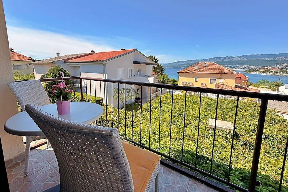 Appartement entier, Appartement de deux chambres avec la terrasse et la vue sur le mer Silo, Krk in Silo (Krk), Krk