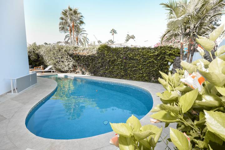 Villa Lovaina - Villa junto al mar, con piscina, en la Milla de Oro in Marbella West, Marbella