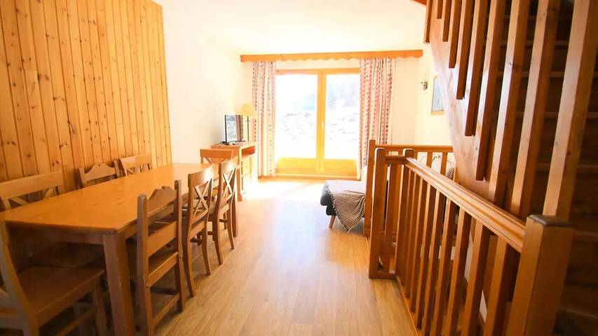 Chalet pour 7 personnes, avec piscine ainsi que vue et balcon à Puy-Saint-Vincent - 4