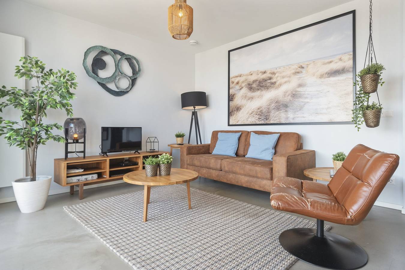 Entire apartment, De Boulevard B with private parking  in Zandvoort, North Sea Netherlands