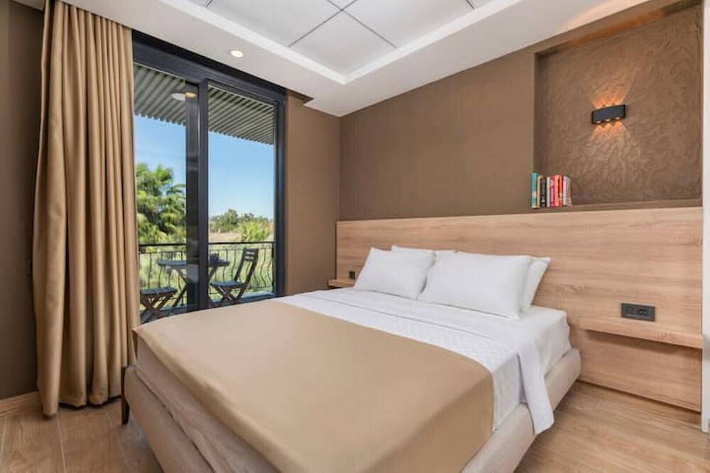 Entire apartment, Apartment with Pool and Nature Views Near Lara Beach in Antalya, Antalya Province