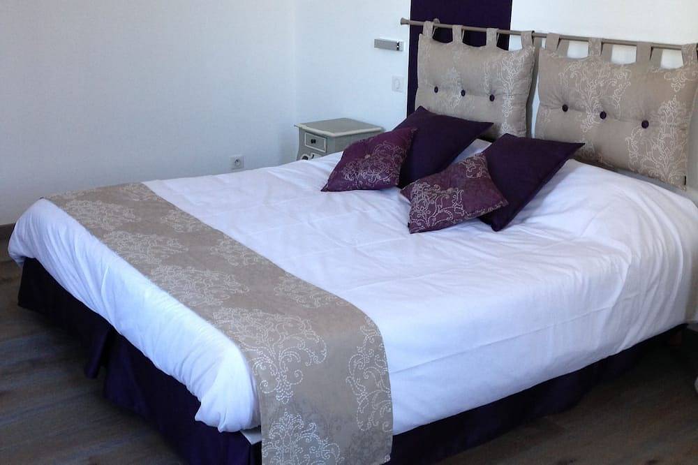 Charming Hotel Room in Oeyreluy, Dax region