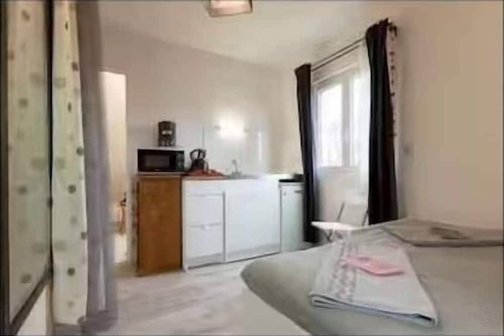 Entire apartment, Studio Phenix at first floor in Plouédern, Brest region