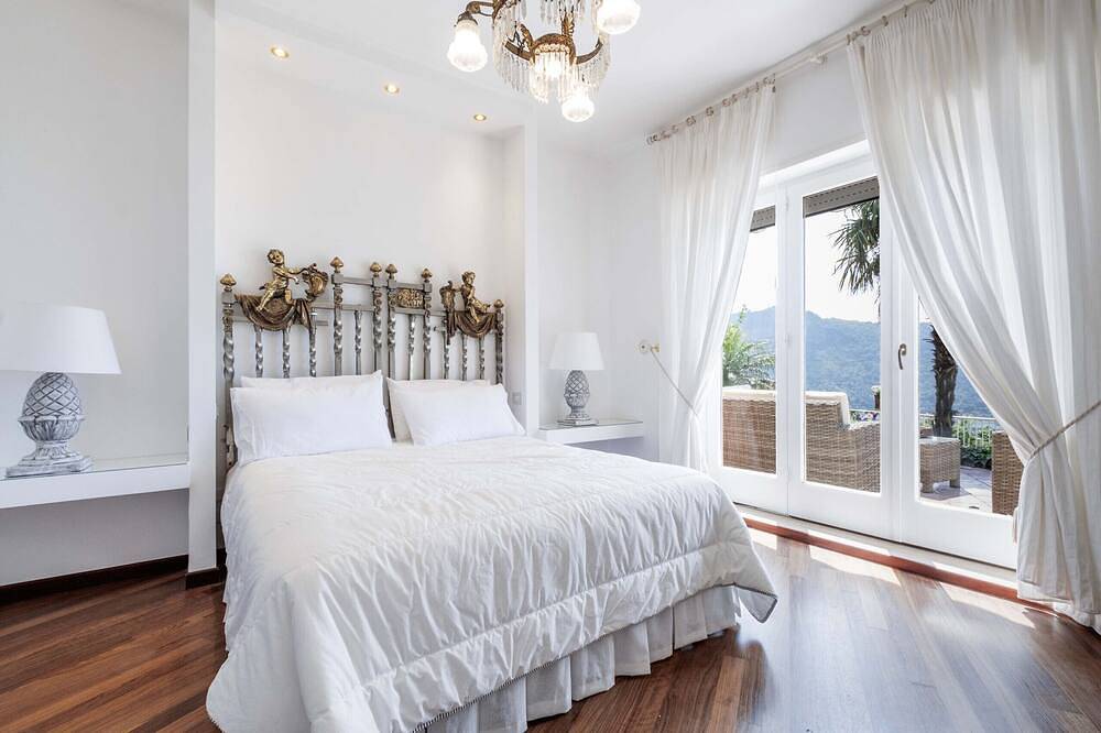Amore Rentals - Villa Auxilia con Piscina Condivisa e Terrazza in Piano di Sorrento, Penisola Sorrentina