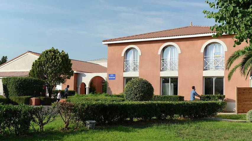 Appartement de vacances pour 6 personnes, avec piscine et jardin