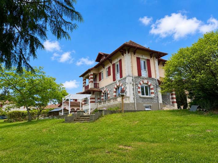Casa de huéspedes para 14 personas, con vistas además de jardín y terraza - 1