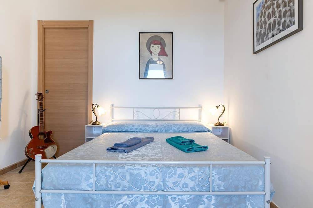 Appartamento intero, Lu Ientu, suite con terrazza e camera da letto vista mare in Pulsano, Golfo di Taranto