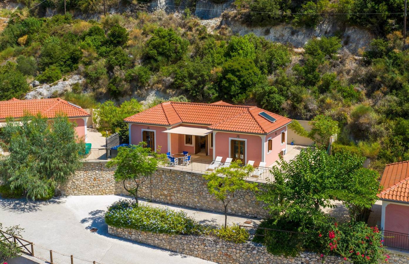 2 Bedroom Villa with Kefalonia Views and Beach Path near Stavros in Greece