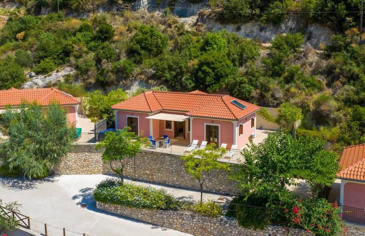 Casa vacanza per 4 persone, con giardino e terrazza in Itaca