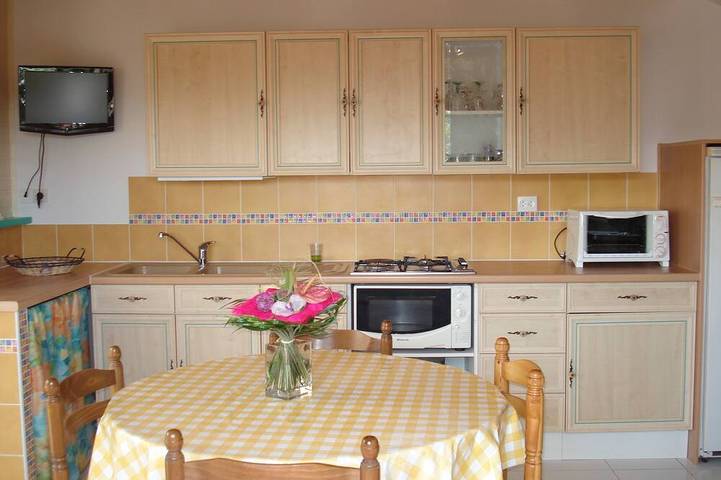 Gîte pour 2 personnes, avec jardin à Lampaul-Ploudalmézeau - 2