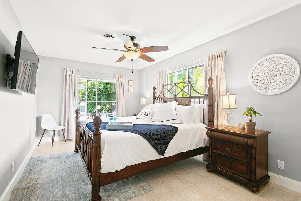 Ganze Wohnung, Waterfront Condo, 5 Minuten zu Fuß zum Strand! in Pompano Beach, Broward County