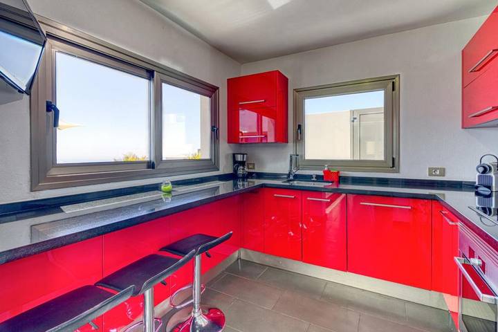 Chalet para 5 personas, con jacuzzi además de piscina y jardín en La Palma - 4