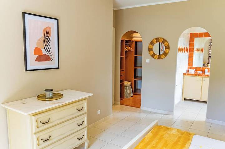 Location de vacances pour 8 personnes, avec terrasse et jardin à Saint-Paul-en-Forêt - 4