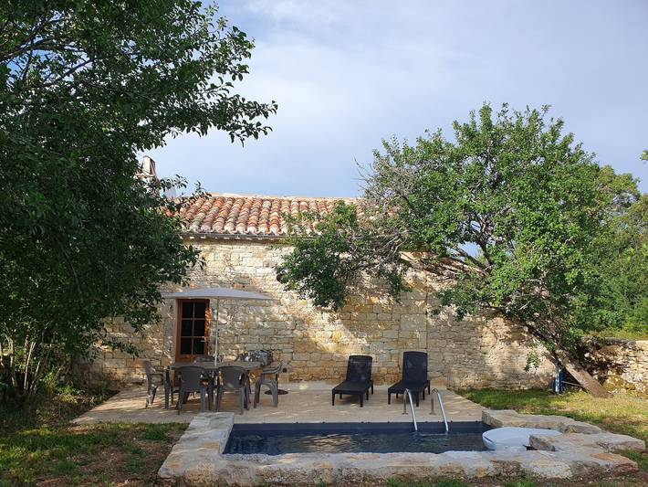 Gîte pour 5 personnes, avec piscine, animaux acceptés