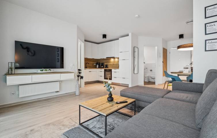 Ganze Ferienwohnung, Apartment mit Meerblick, Parkplatz, Terrasse und Internet - 300m zum Strand in Olpenitz, Kappeln