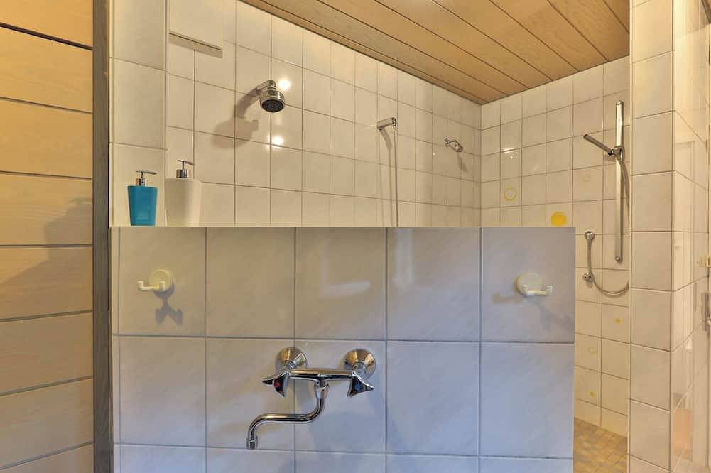 Ganze Wohnung, Nürtingen: geräumige Ferienwohnung im Loft-Style zwischen Obstwiesen und Neckar in Nürtingen, Landkreis Esslingen