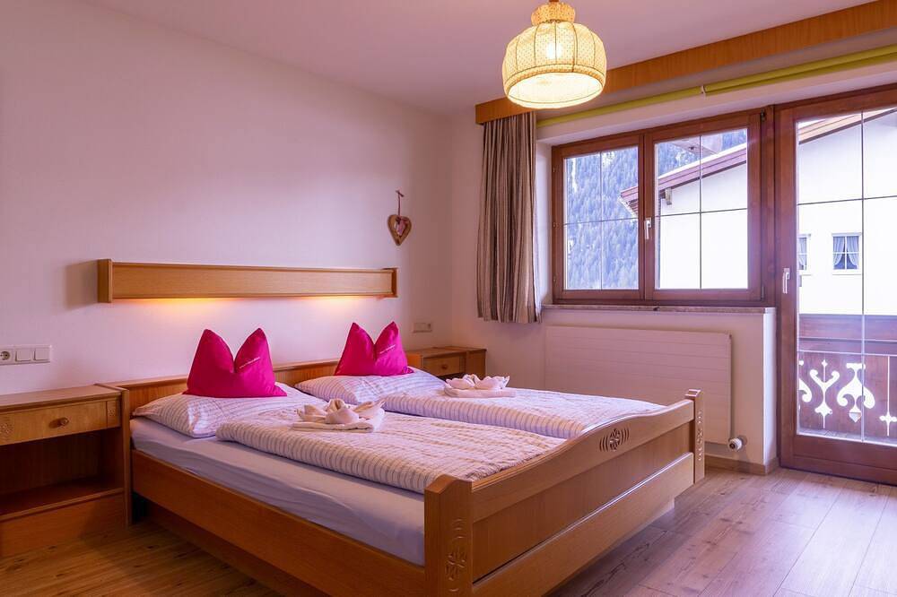 Ganze Wohnung, Nr. 4 Schnettra - Haus fern in Grän, Allgäuer Alpen (Österreich)