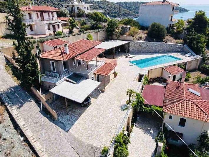 Location de vacances pour 7 personnes, avec terrasse ainsi que piscine et vue dans Palaia Epidavros - 3