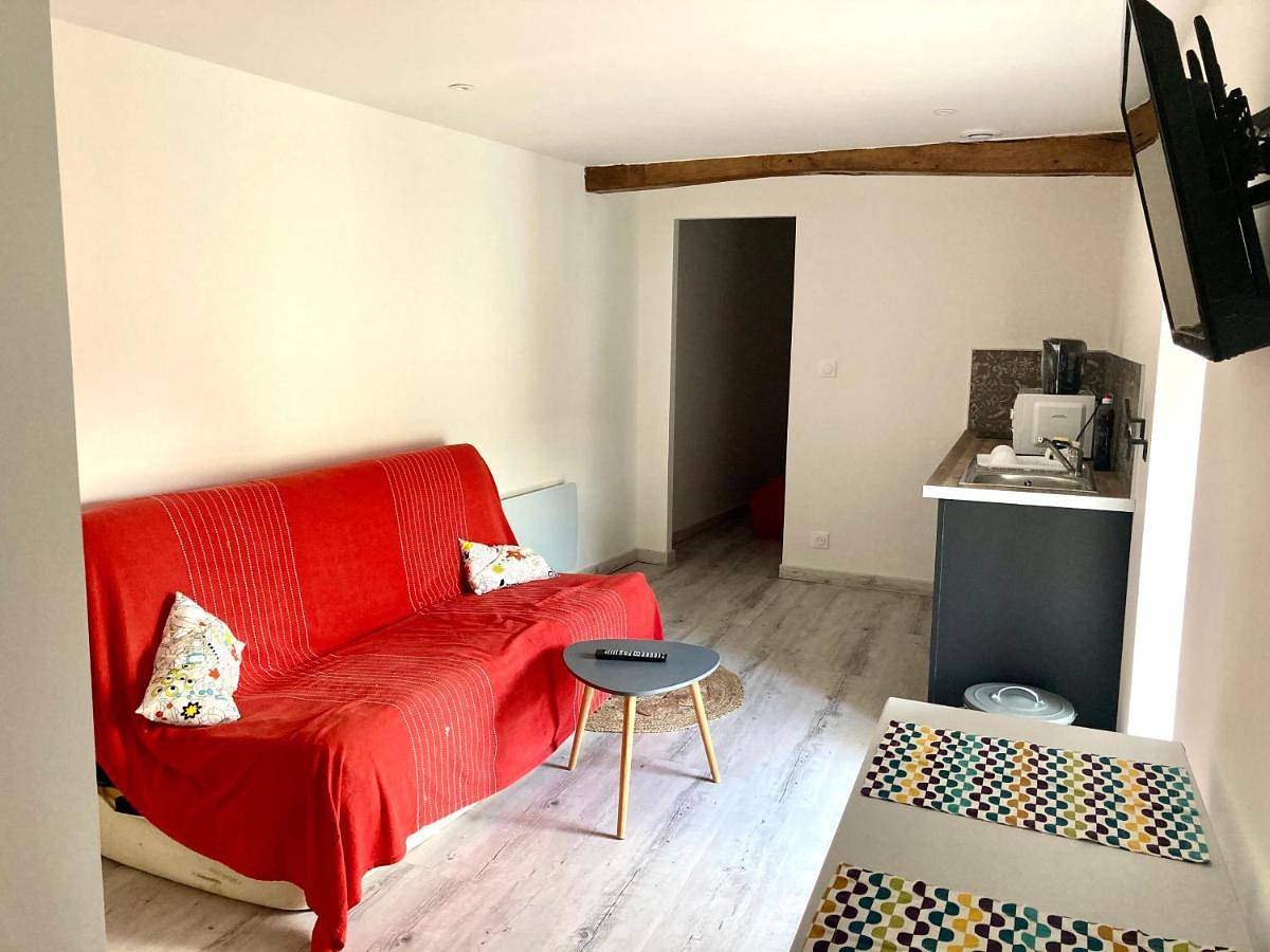 Appartement entier, One-Bedroom Apartment in Fougeré, Région de La Roche-sur-Yon