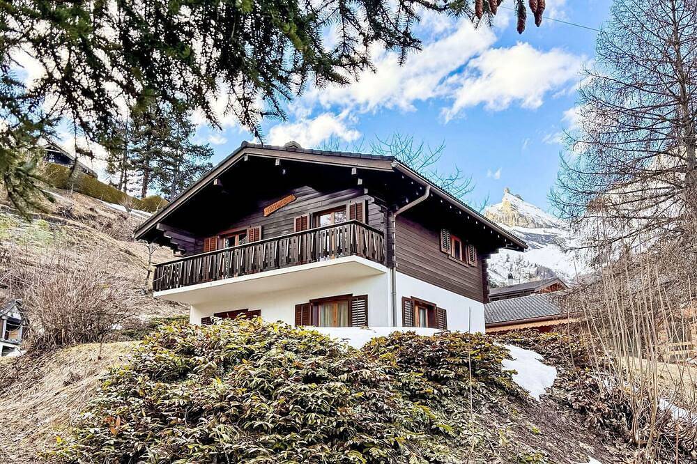Wunderbares alleinstehendes Ferienhaus für 6 Gäste mit  W-Lan, Tv, Terrasse und Parkplatz in Ovronnaz, Chamoson