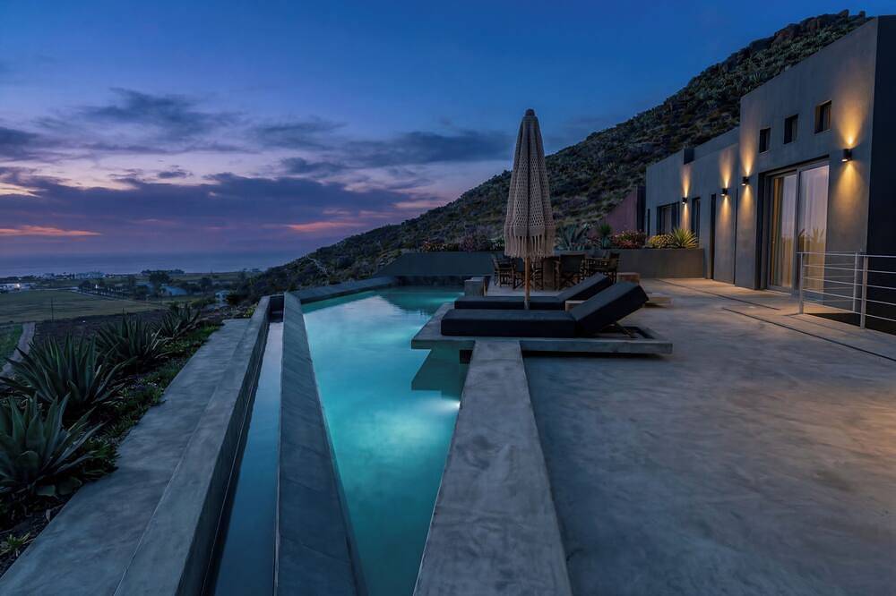 Triangle Art Villa, Anzo Villas in Ormos Ammoudiou, Oia