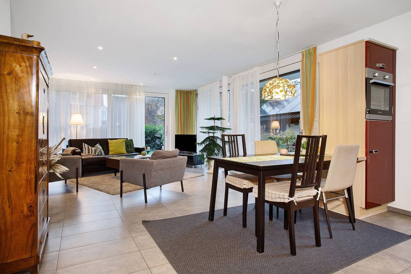 Ganze Wohnung, Ferienwohnung 'Ins Grüne, 89qm' mit privater Terrasse, privatem Garten und Wi-Fi in Langenargen, Region Bodensee-Oberschwaben