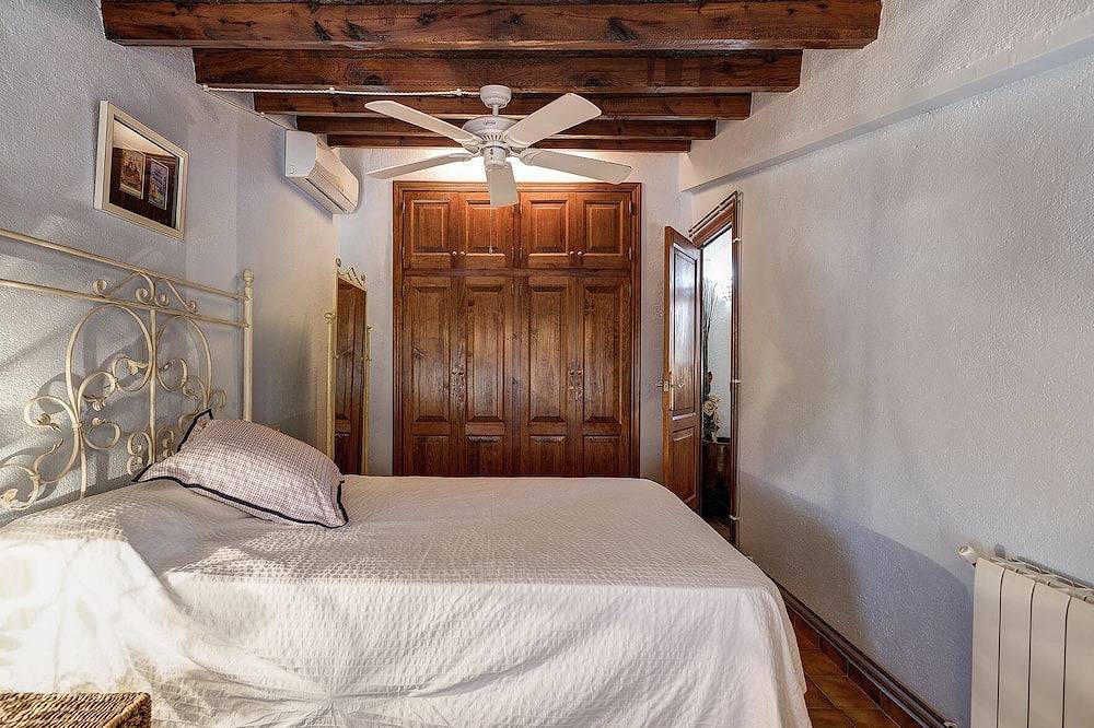 Villa by the sea with private pool and wifi in Alcanar, Costa Dorada