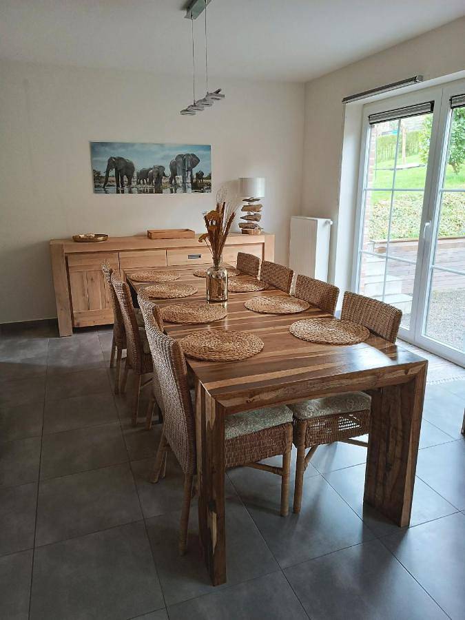 Maison et vélos à Godinne dans la Vallée de la Meuse in Godinne, Yvoir